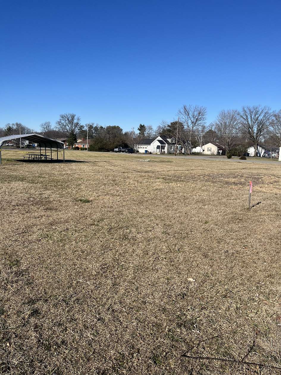 7 Acres of Commercial Land for Sale in Manchester, Tennessee