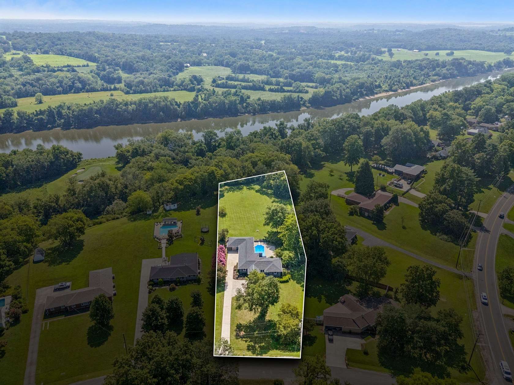 1.5 Acres of Residential Land with Home for Sale in Nashville, Tennessee
