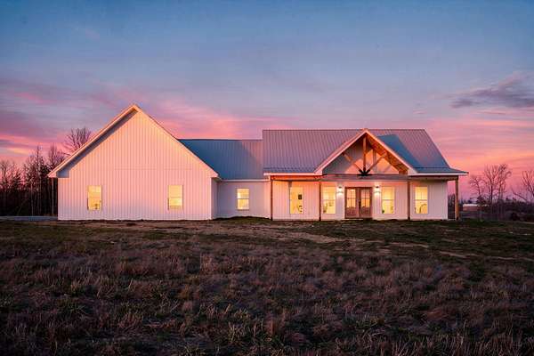 15.8 Acres of Recreational Land with Home for Sale in Graysville, Tennessee