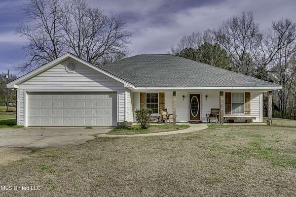 24 Acres of Land with Home for Sale in Mendenhall, Mississippi