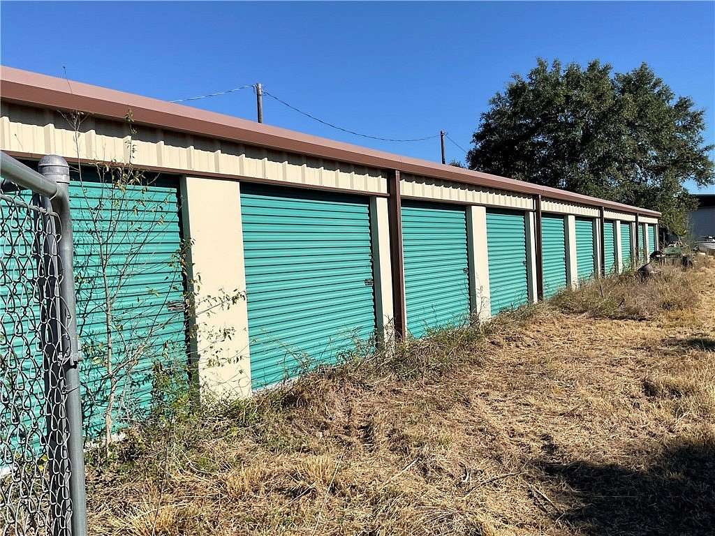 9.15 Acres of Improved Land for Sale in Beeville, Texas