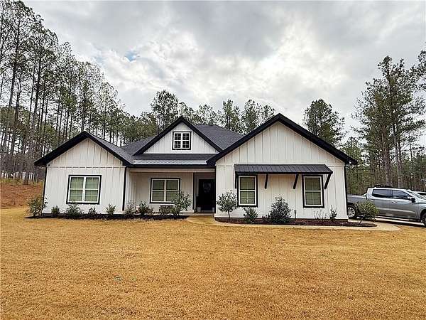 5 Acres of Residential Land with Home for Sale in Salem, Alabama