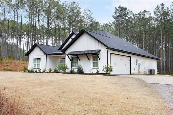 5 Acres of Residential Land with Home for Sale in Salem, Alabama