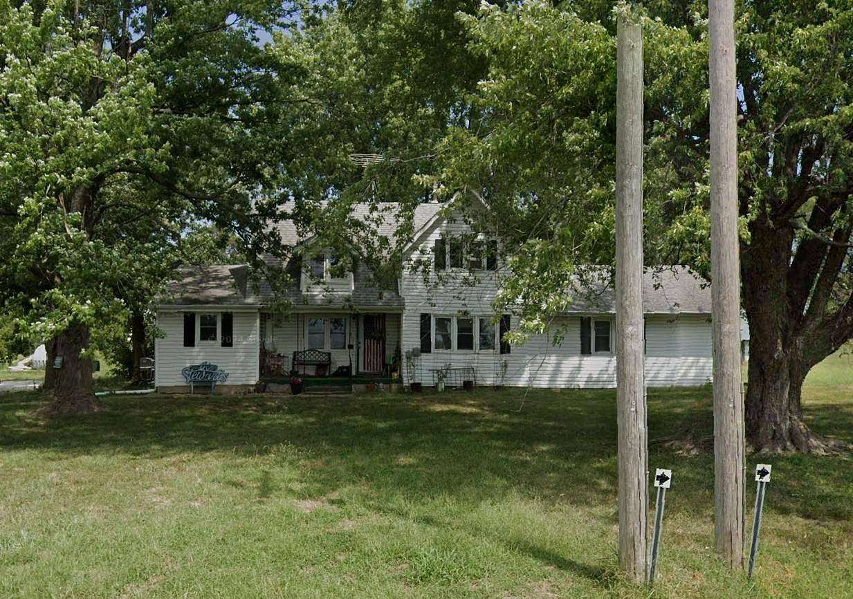 6.55 Acres of Residential Land with Home for Sale in Amsterdam, Missouri