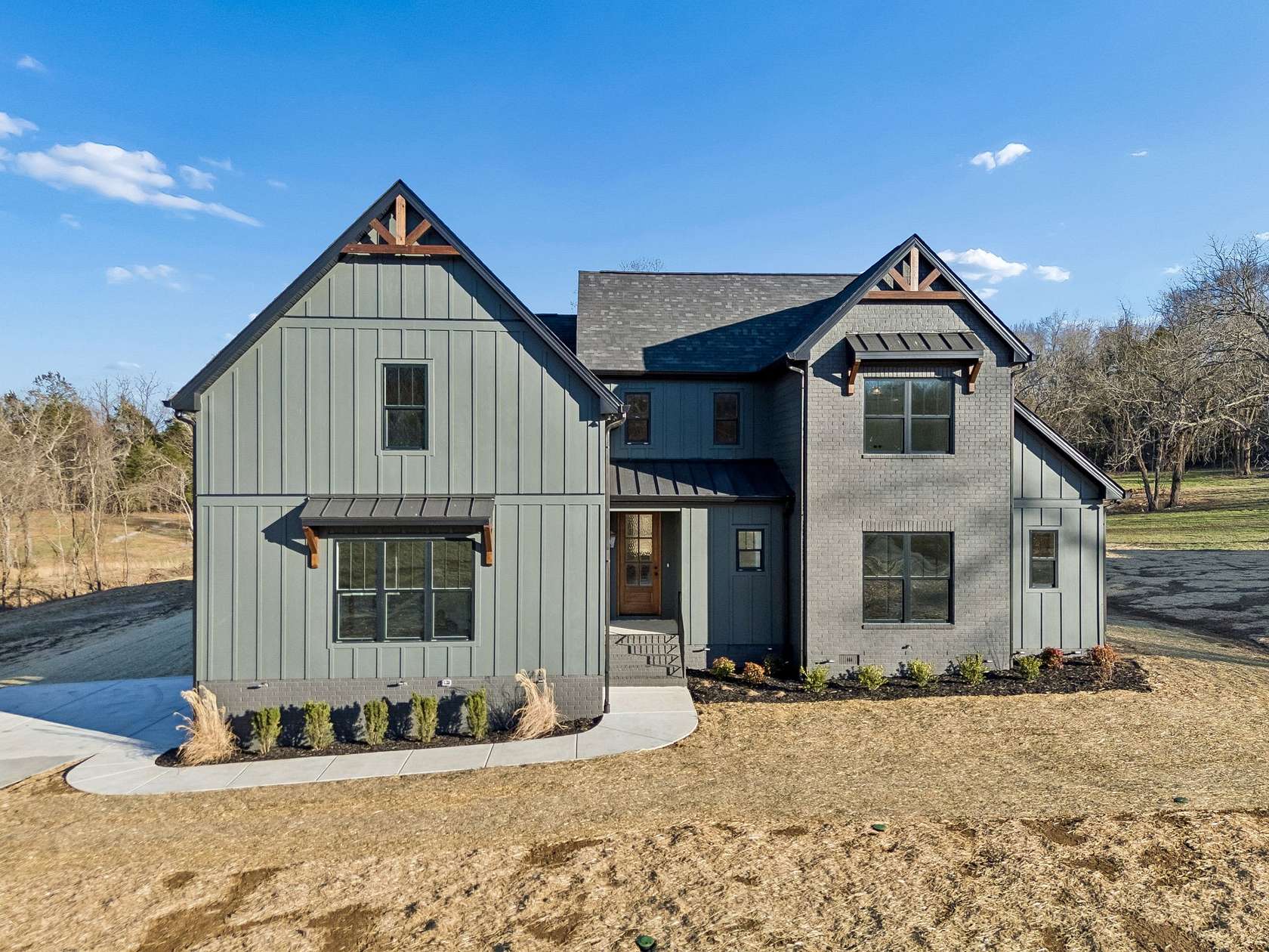 5 Acres of Residential Land with Home for Sale in Lebanon, Tennessee