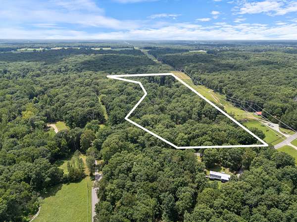 10.7 Acres of Recreational Land for Sale in Dickson, Tennessee
