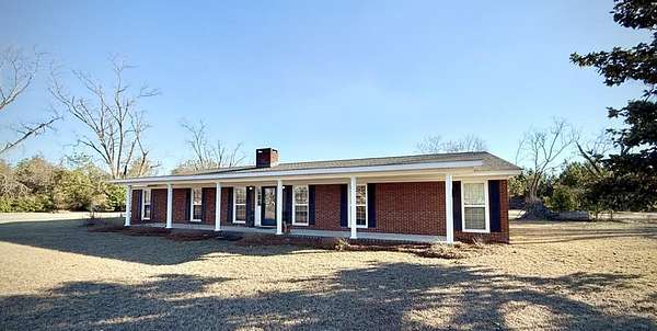 2 Acres of Residential Land with Home for Sale in Hazlehurst, Georgia