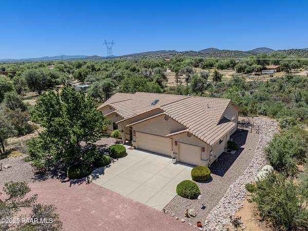 1.72 Acres of Residential Land with Home for Sale in Prescott, Arizona