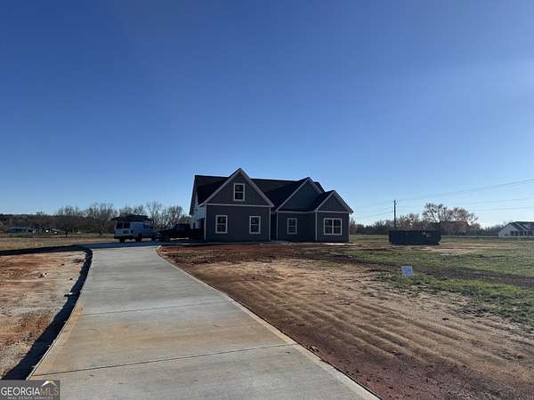 3 Acres of Residential Land with Home for Sale in Williamson, Georgia