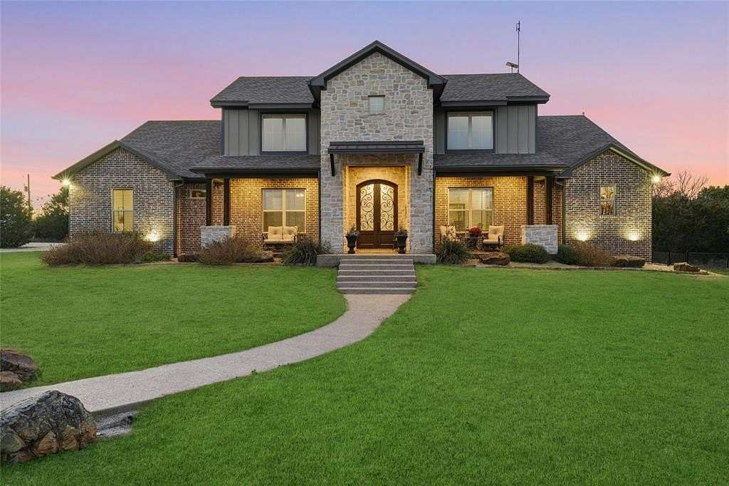 11.1 Acres of Land with Home for Sale in China Spring, Texas