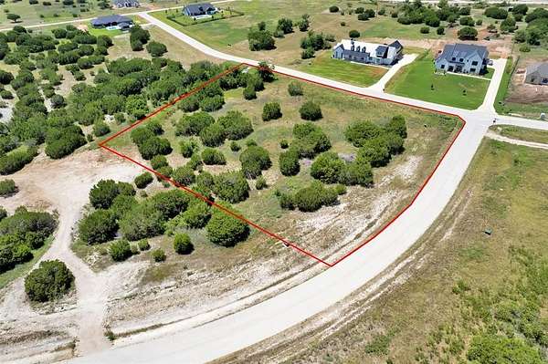 2 Acres of Residential Land for Sale in Cresson, Texas