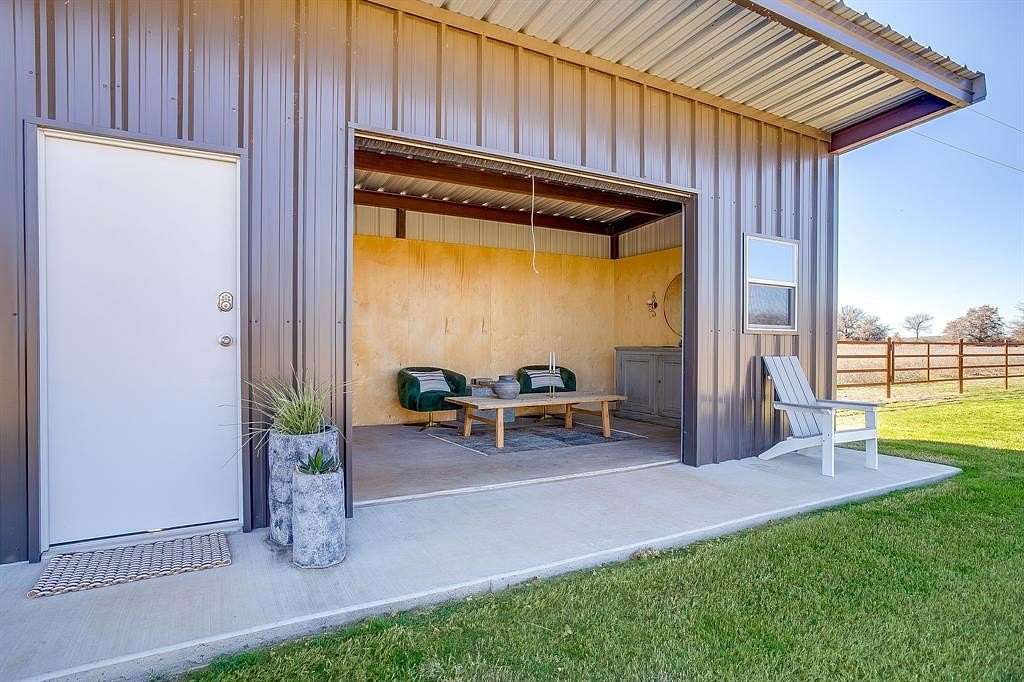 2 Acres of Residential Land with Home for Sale in Weatherford, Texas