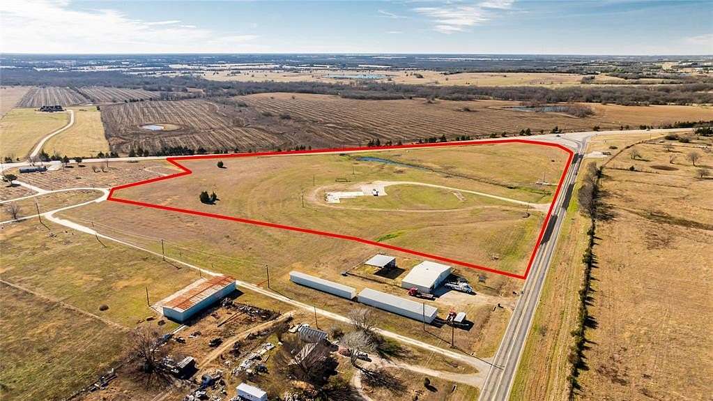 14 Acres of Commercial Land for Sale in Paris, Texas