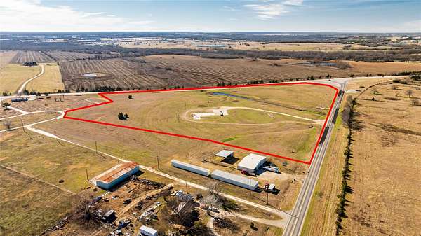 14 Acres of Commercial Land for Sale in Paris, Texas