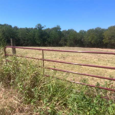 10 Acres of Land for Sale in Sulphur Springs, Texas