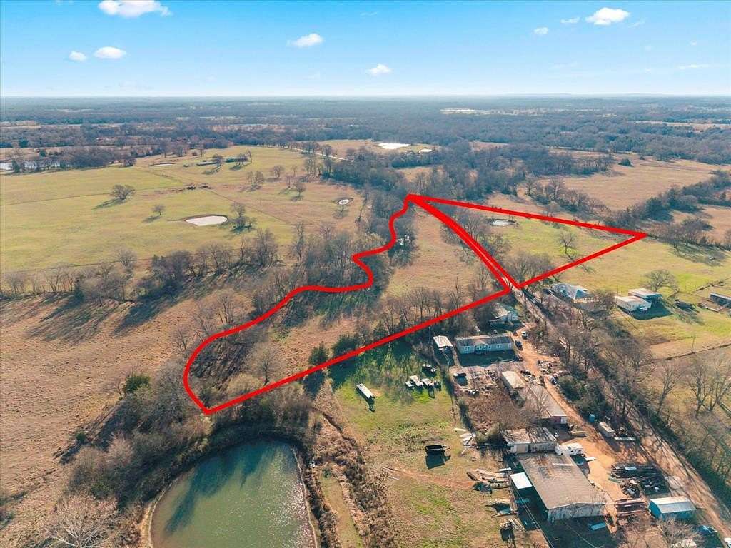 10 Acres of Recreational Land for Sale in Cookville, Texas
