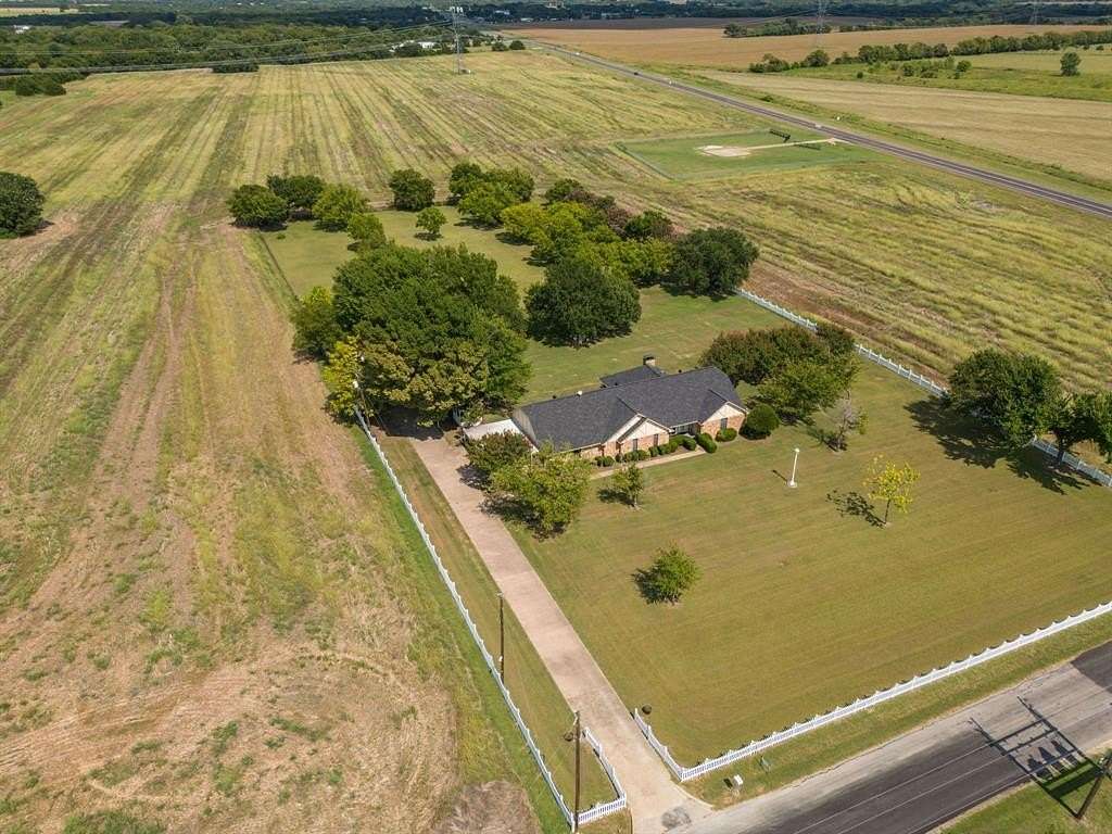 2.77 Acres of Residential Land with Home for Sale in Red Oak, Texas