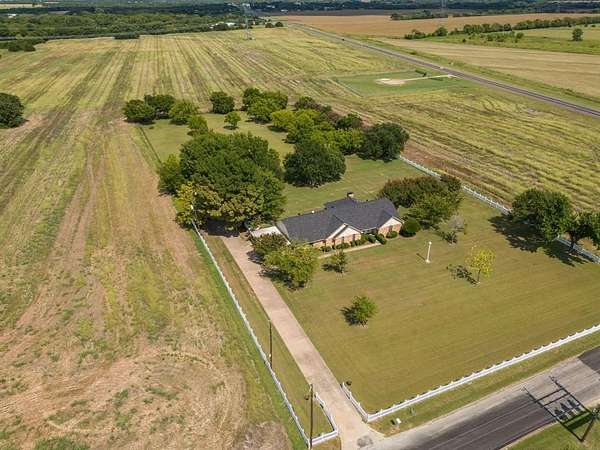 2.77 Acres of Residential Land with Home for Sale in Red Oak, Texas