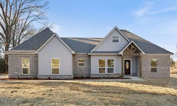 4.6 Acres of Residential Land with Home for Sale in Coldwater, Mississippi