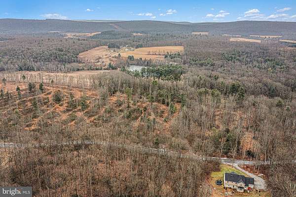 9.89 Acres of Residential Land for Sale in Barnesville, Pennsylvania