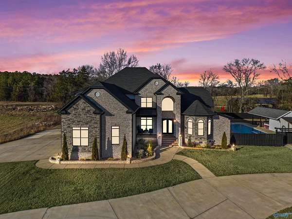 13 Acres of Land with Home for Sale in Decatur, Alabama