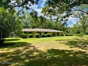 3.76 Acres of Residential Land with Home for Sale in Summit, Mississippi