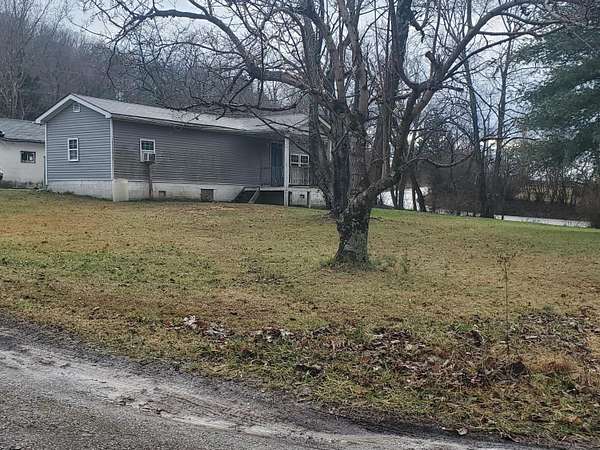 2.67 Acres of Residential Land with Home for Sale in Crab Orchard, Kentucky