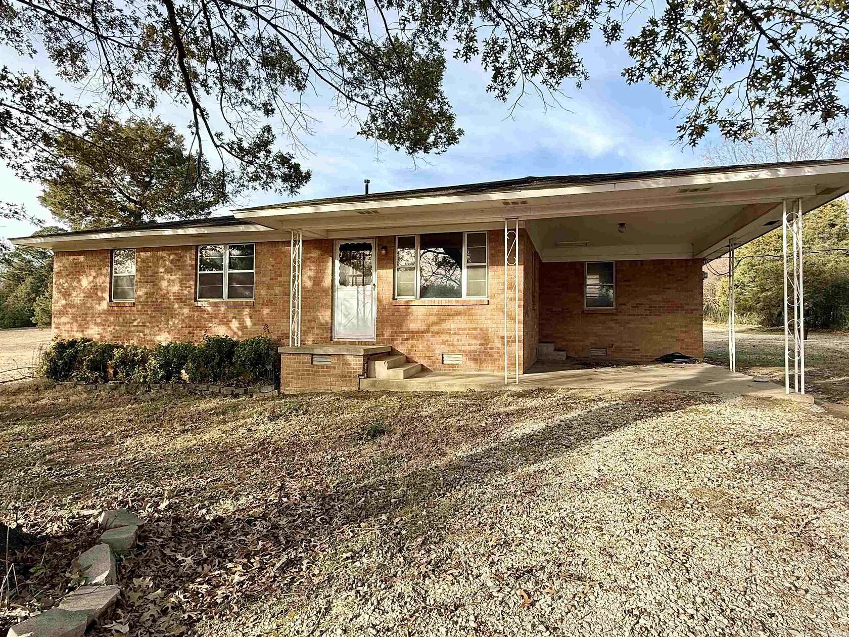 2.16 Acres of Residential Land with Home for Sale in Jonesboro, Arkansas