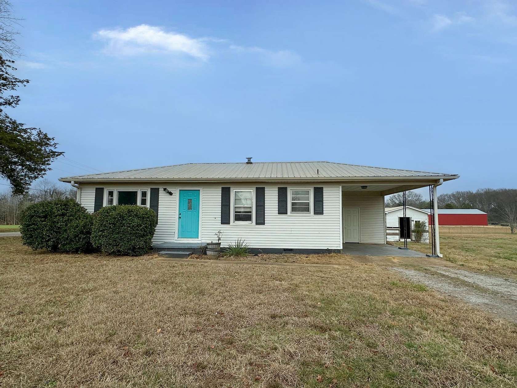 7.16 Acres of Residential Land with Home for Sale in Savannah, Tennessee