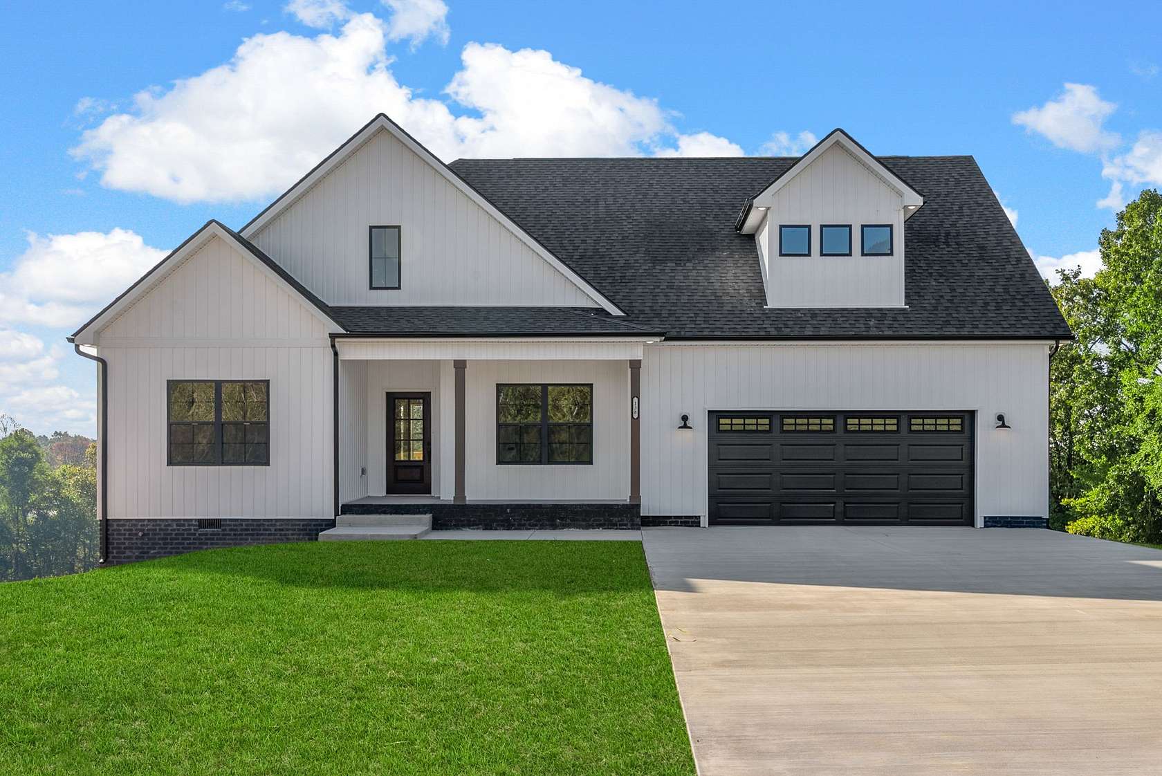 1.64 Acres of Residential Land with Home for Sale in Clarksville, Tennessee