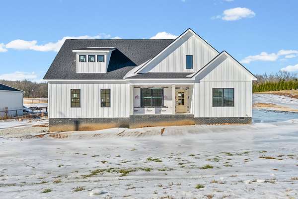 1.64 Acres of Residential Land with Home for Sale in Clarksville, Tennessee