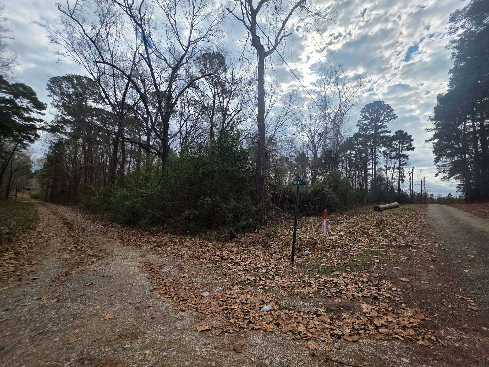 6 Acres of Residential Land for Sale in Converse, Louisiana