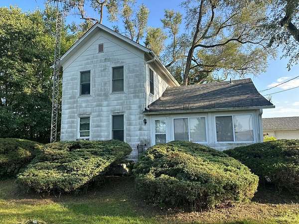 1.84 Acres of Residential Land with Home for Sale in Morris, Illinois