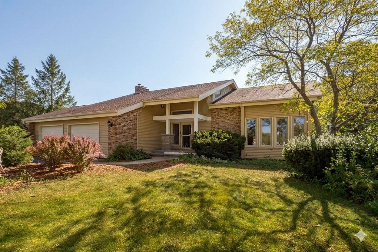 1.83 Acres of Residential Land with Home for Sale in Huntley, Illinois