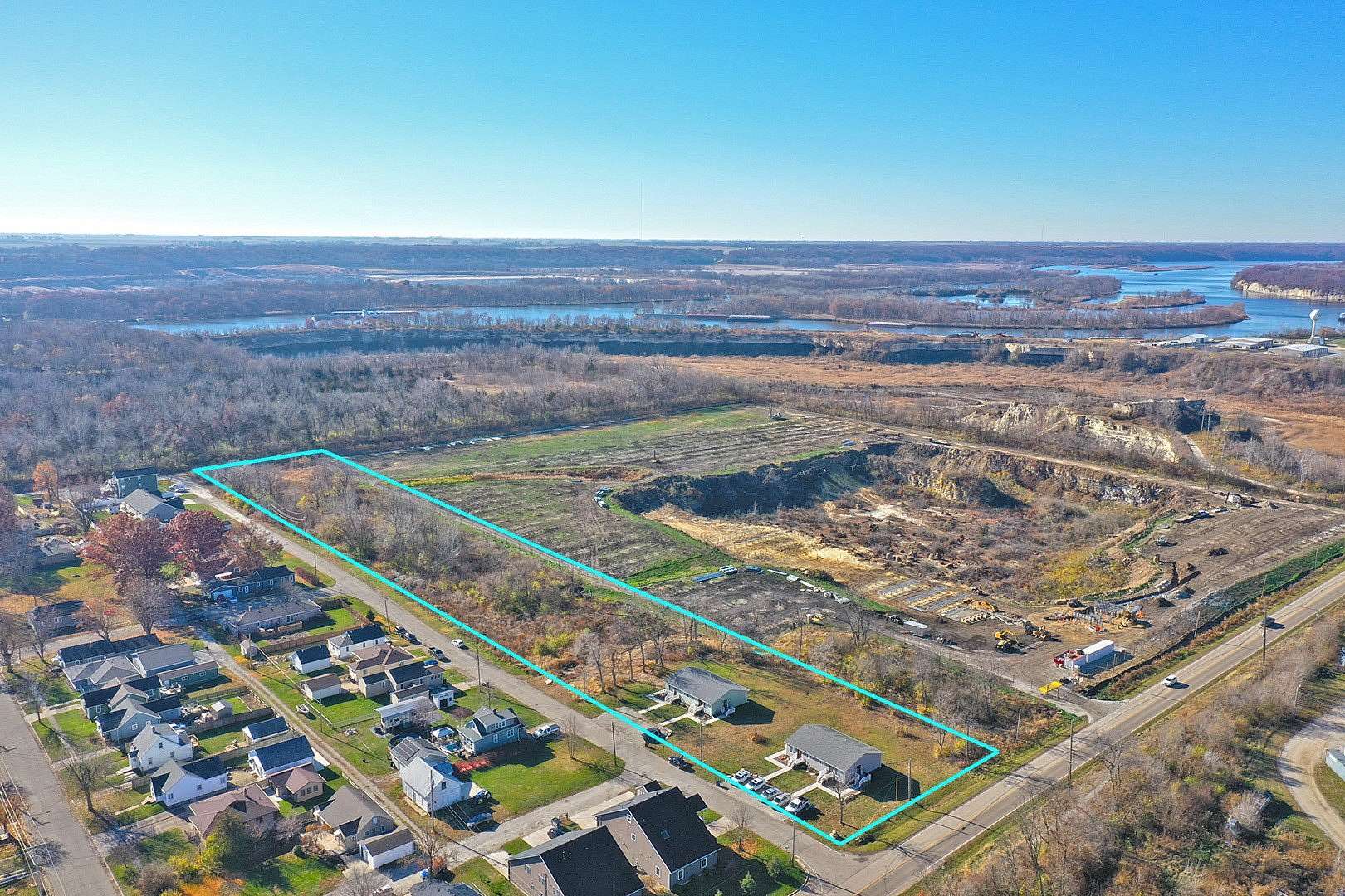 3.23 Acres of Residential Land with Home for Sale in Ottawa, Illinois