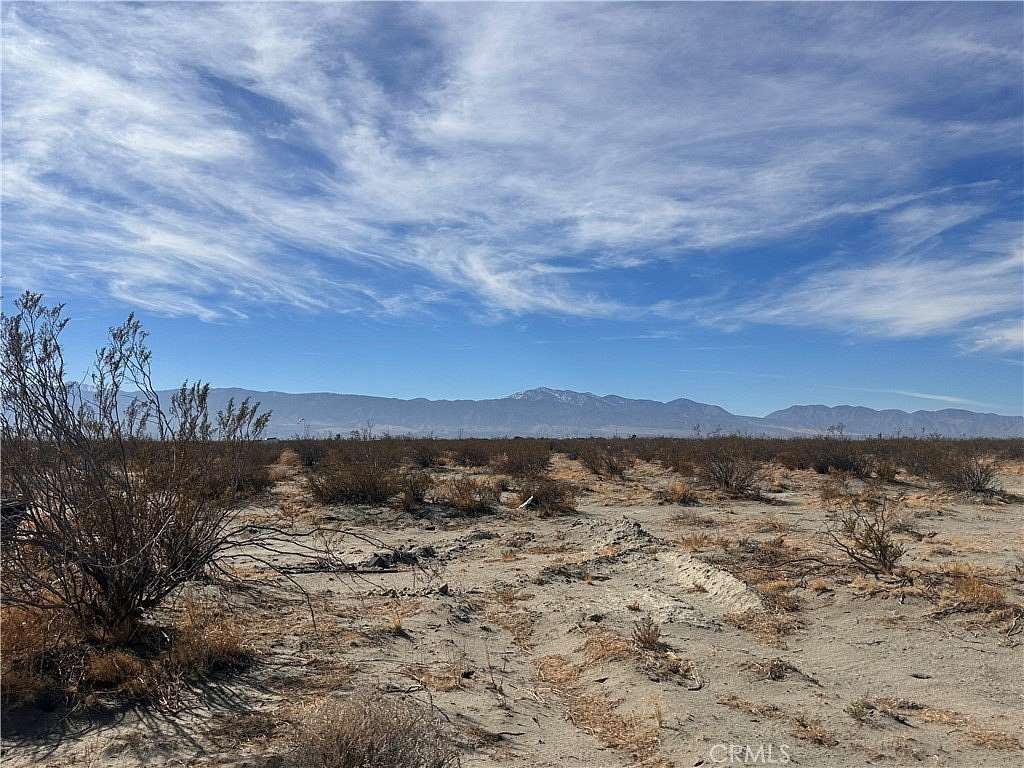 10 Acres of Recreational & Residential Land for Sale in El Mirage, California