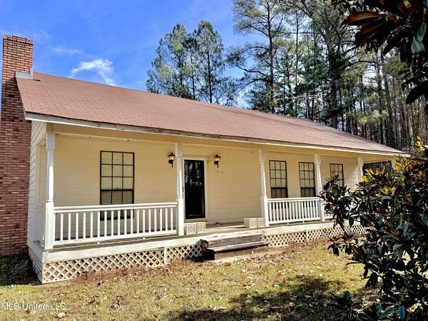 8.9 Acres of Residential Land with Home for Sale in Pearl, Mississippi