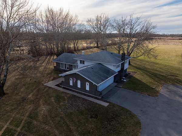 5.82 Acres of Residential Land with Home for Sale in New Lenox, Illinois