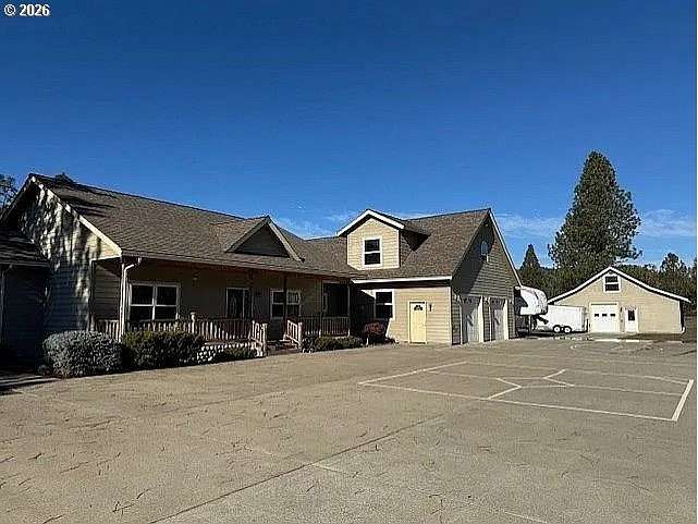 1.77 Acres of Residential Land with Home for Sale in Roseburg, Oregon