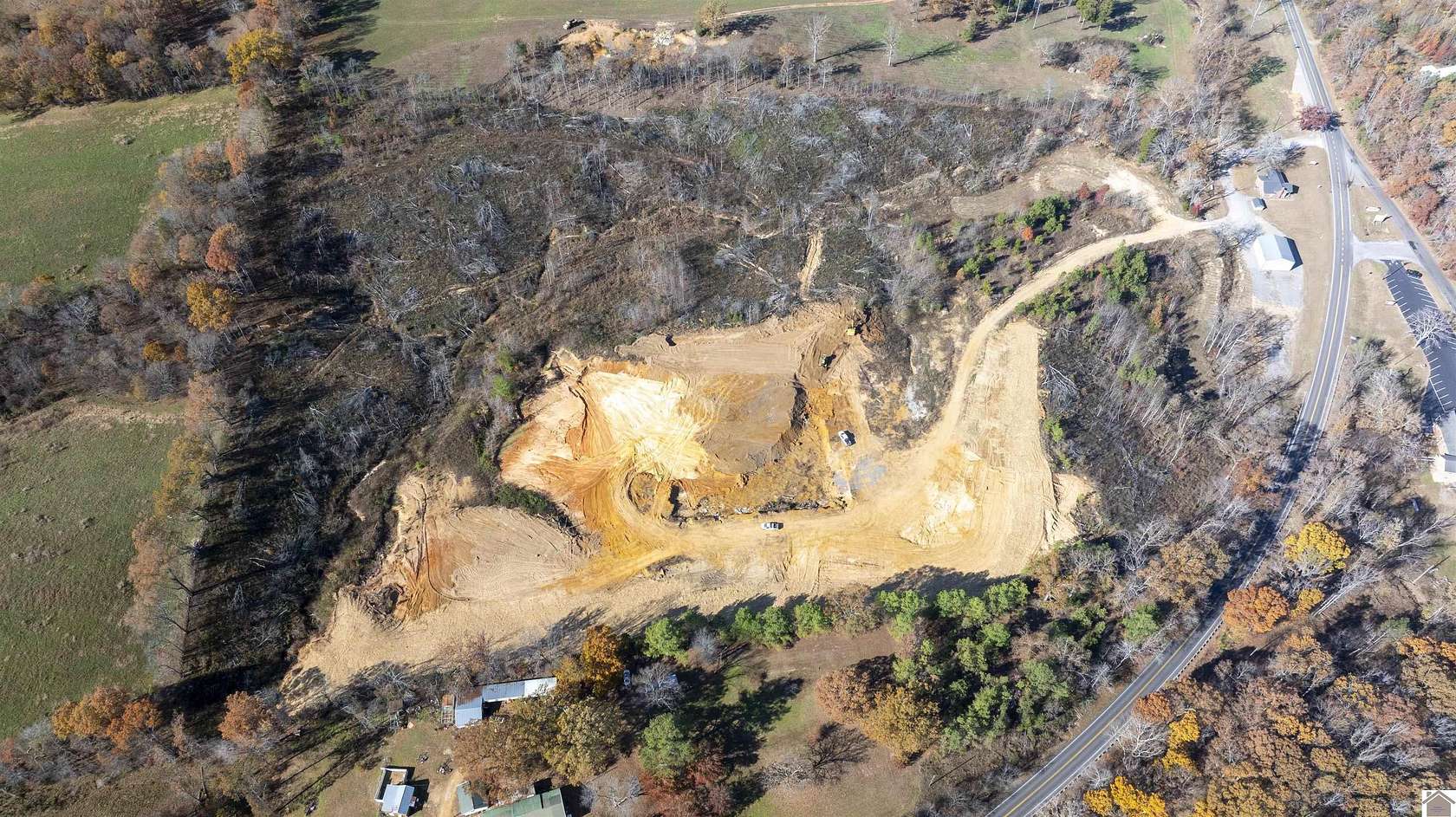 27 Acres of Land for Sale in New Concord, Kentucky