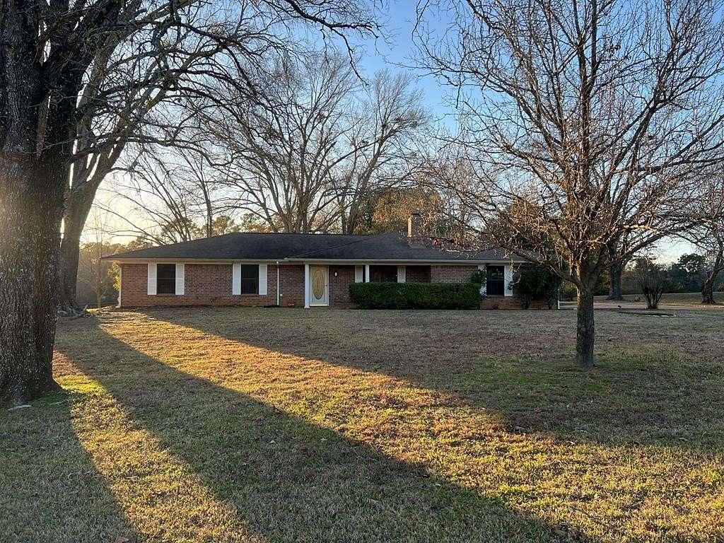 2 Acres of Residential Land with Home for Sale in Palestine, Texas