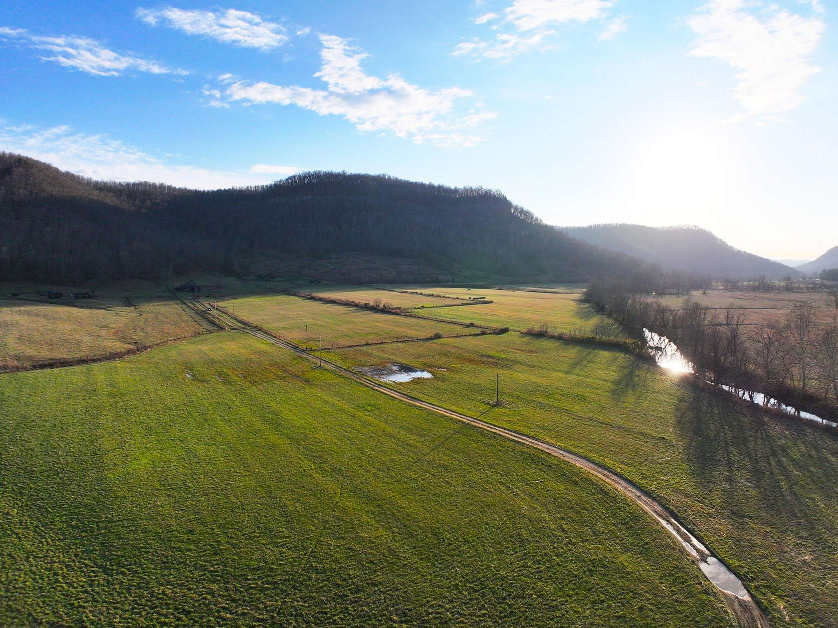 263 Acres of Land with Home for Sale in Irvine, Kentucky