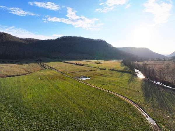 263 Acres of Land with Home for Sale in Irvine, Kentucky
