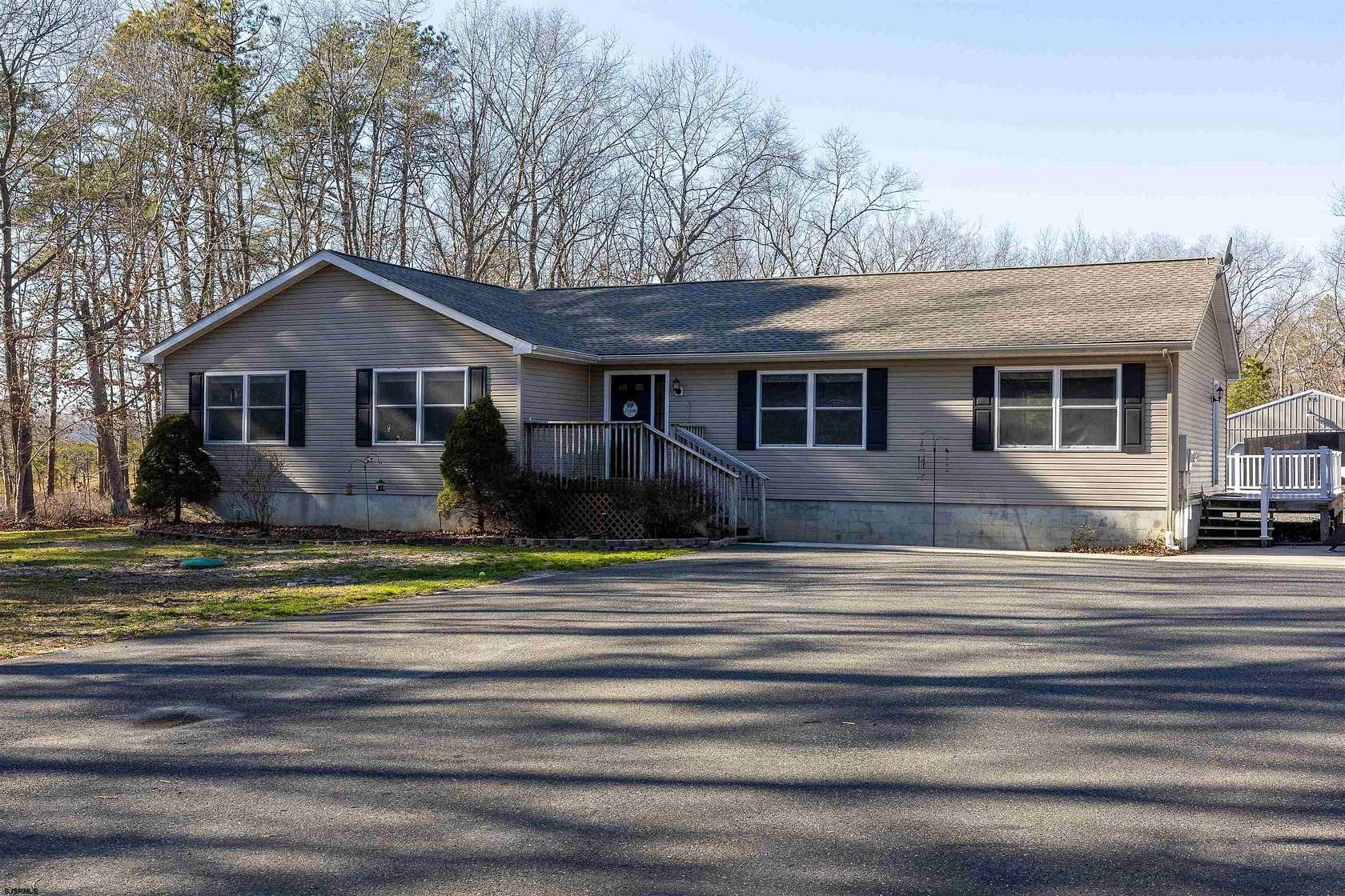 3.84 Acres of Residential Land with Home for Sale in Hammonton, New Jersey