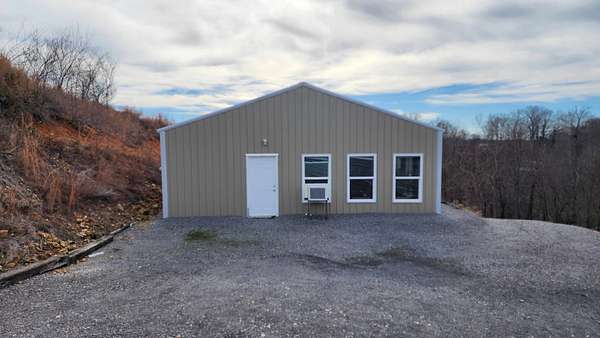 5 Acres of Residential Land with Home for Sale in Gainesboro, Tennessee