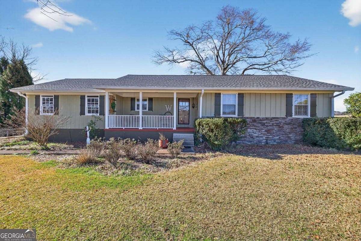 2.9 Acres of Residential Land with Home for Sale in Rutledge, Georgia