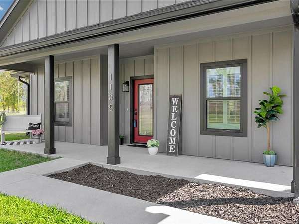 2.5 Acres of Land with Home for Sale in Diboll, Texas