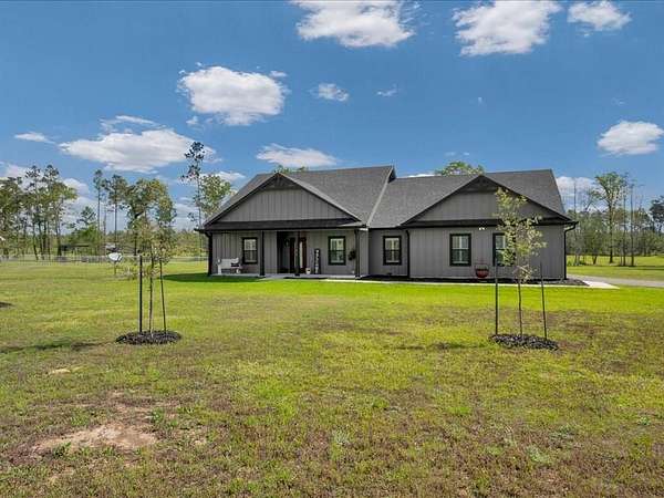 2.5 Acres of Land with Home for Sale in Diboll, Texas