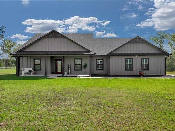 2.5 Acres of Land with Home for Sale in Diboll, Texas