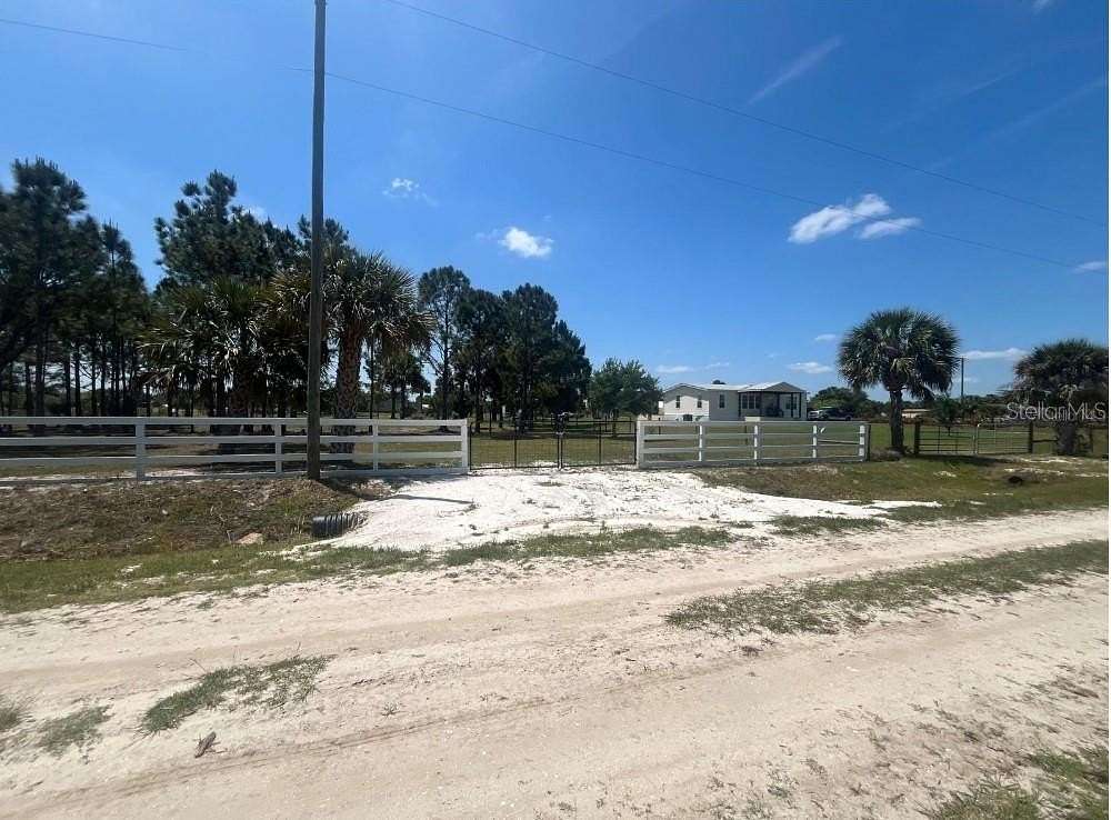 1.25 Acres of Residential Land for Sale in Okeechobee, Florida